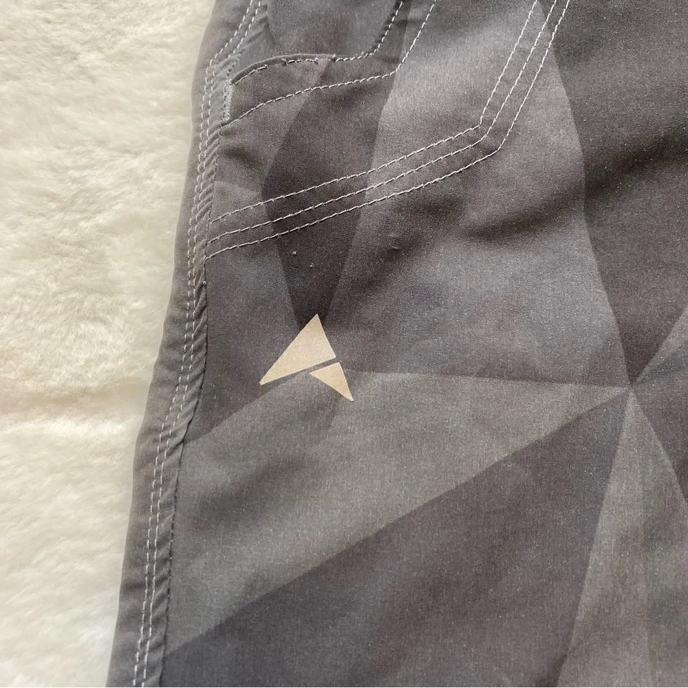 Altura Gray Tone Geo Design Shorts Size Medium